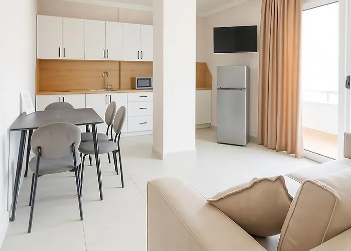 Nuve * Golem (Tirana)